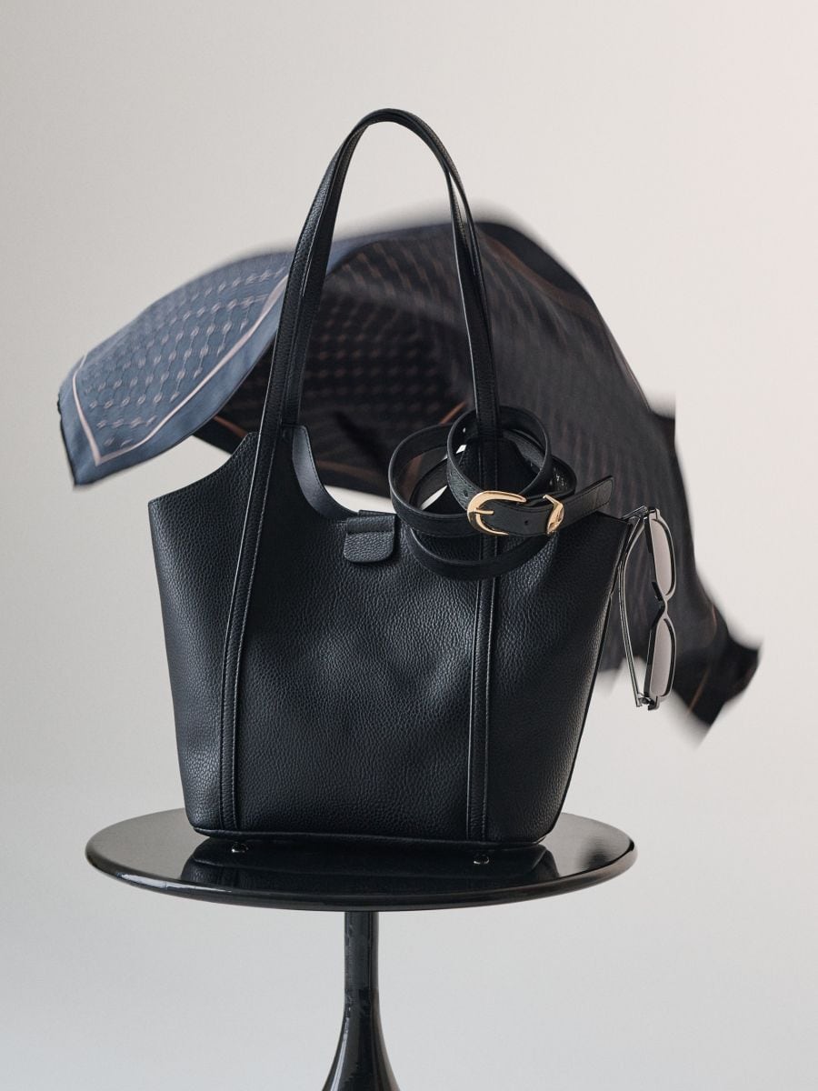 Torebka typu shopper z ozdobną apaszką Torebka typu shopper z ozdobną apaszką - czarny - SINSAY