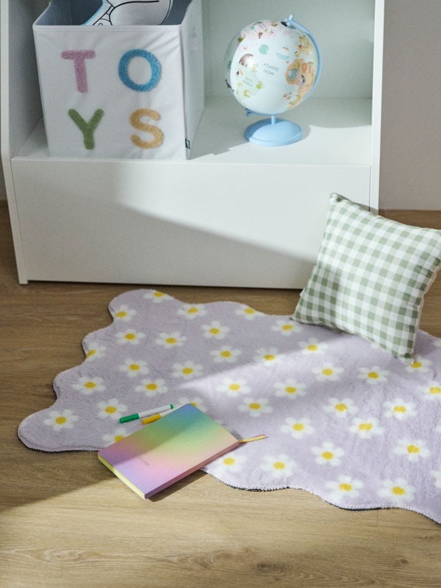Covor cu motiv floral Covor cu motiv floral - roz-pastel - SINSAY