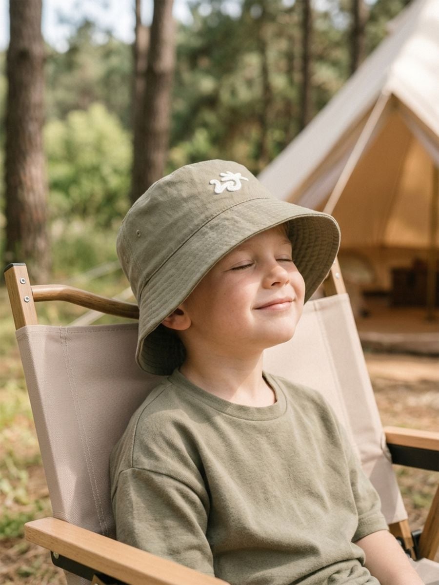 Bawełniany bucket hat z haftem - zielony - SINSAY