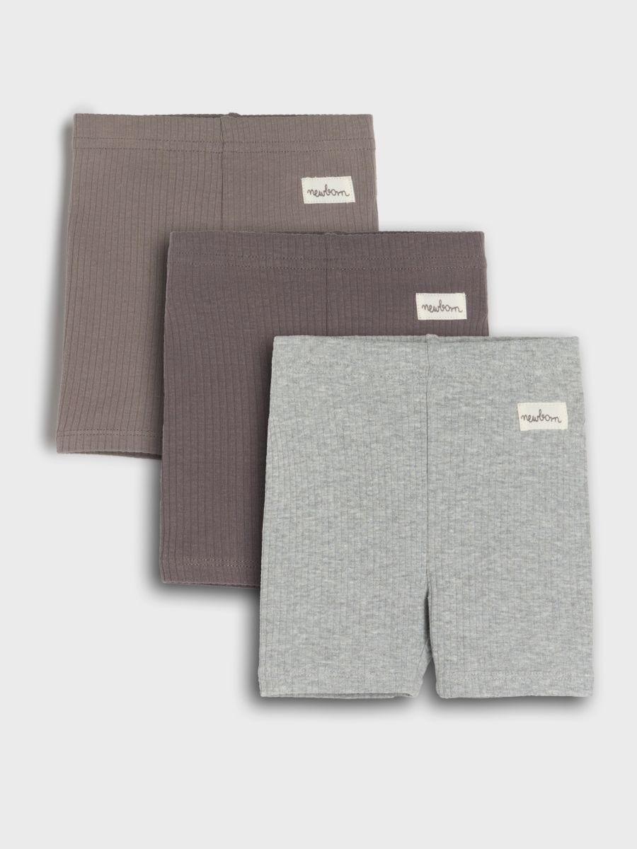 Krótkie legginsy z prążkowanej dzianiny z ozdobną naszywką 3 pack Krótkie legginsy z prążkowanej dzianiny z ozdobną naszywką 3 pack - szary - SINSAY