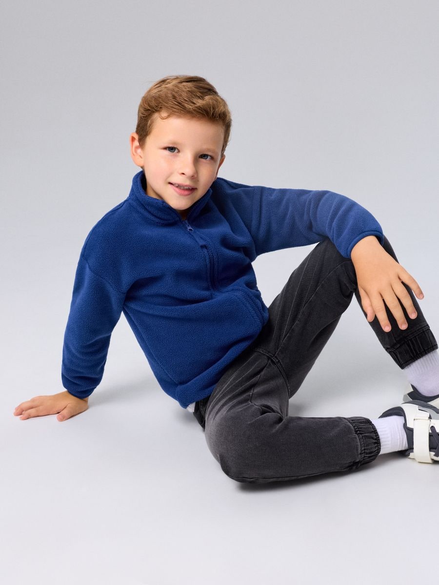 Jeansy jogger z efektem sprania z domieszką wiskozy Jeansy jogger z efektem sprania z domieszką wiskozy - szary - SINSAY