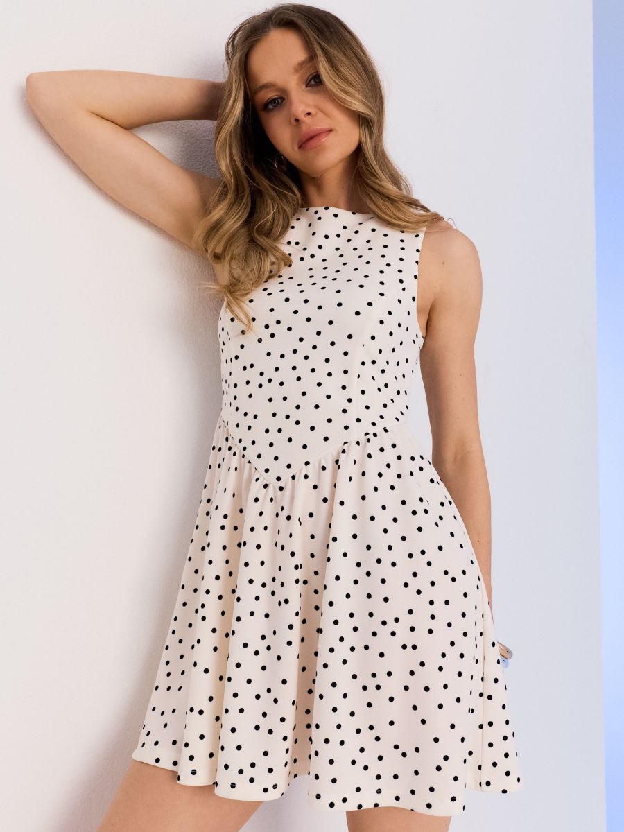 Rochie mini cu buline cu fundă decorativă la spate - multicolor - SINSAY
