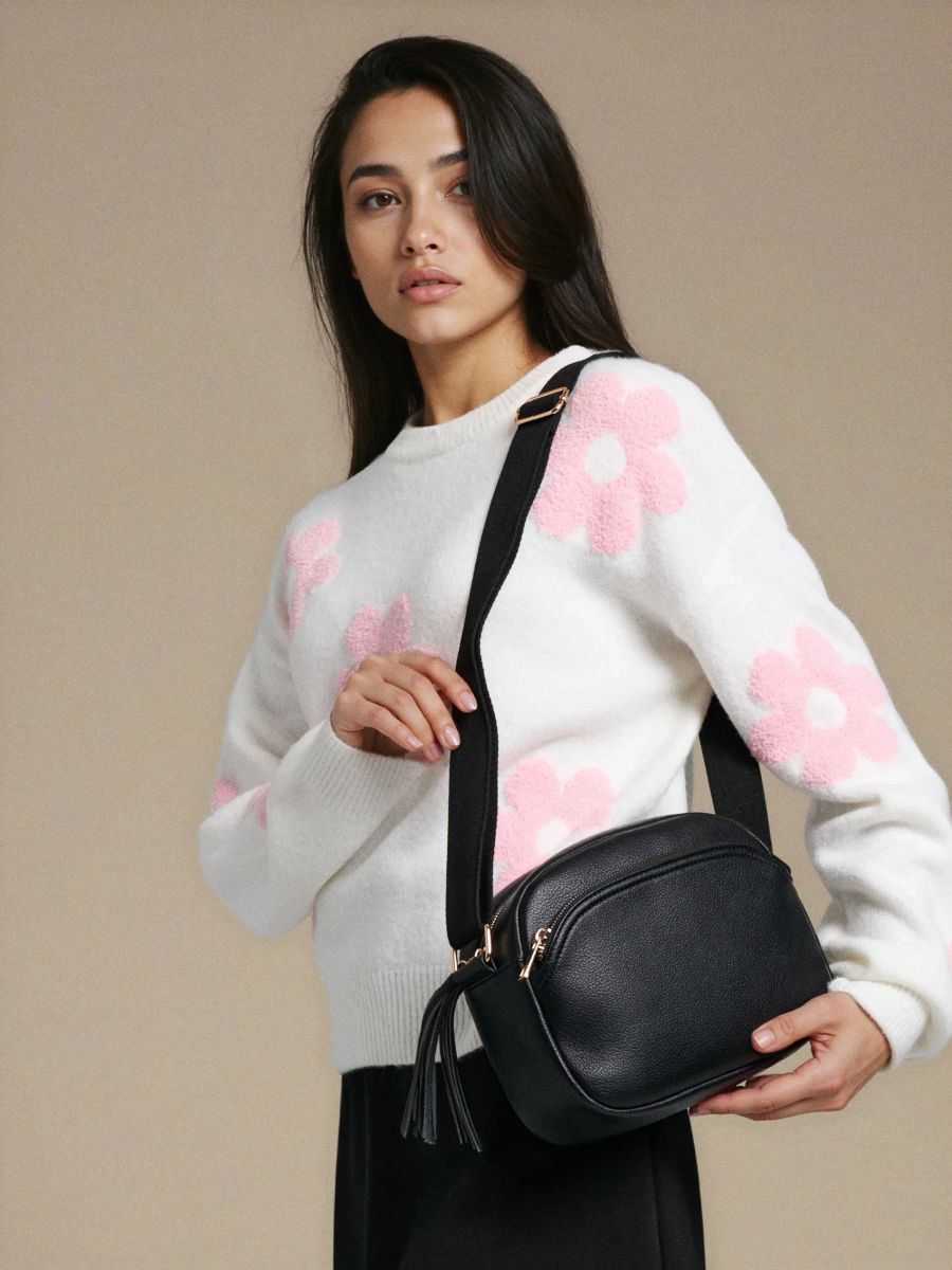 Crossbody kabelka z imitace kůže Crossbody kabelka z imitace kůže - černá - SINSAY