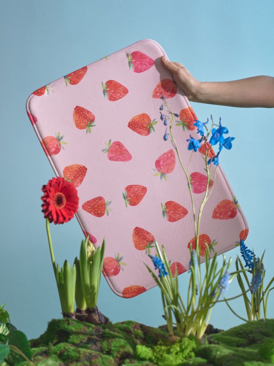 Covoraș de baie cu motiv căpșuni Covoraș de baie cu motiv căpșuni - multicolor - SINSAY