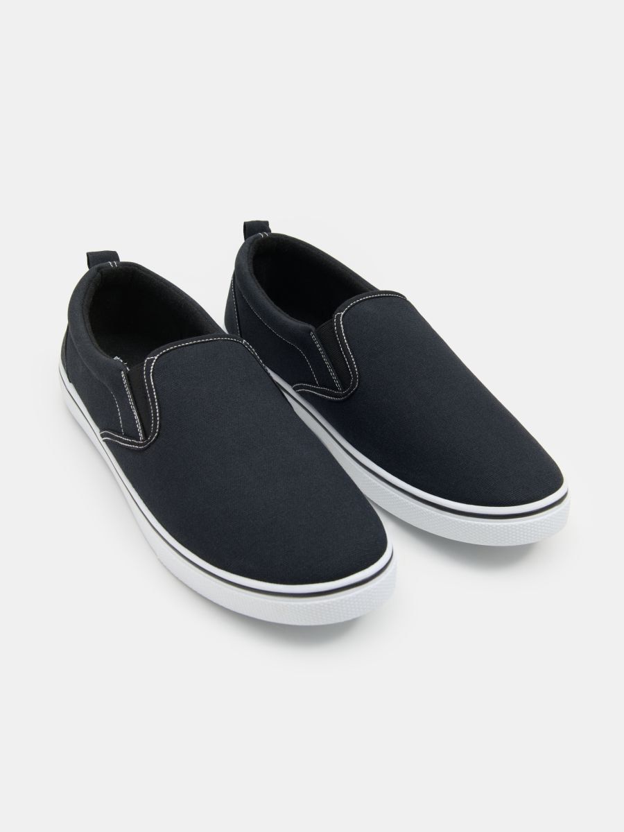 Trampki typu slip-on - czarny - SINSAY