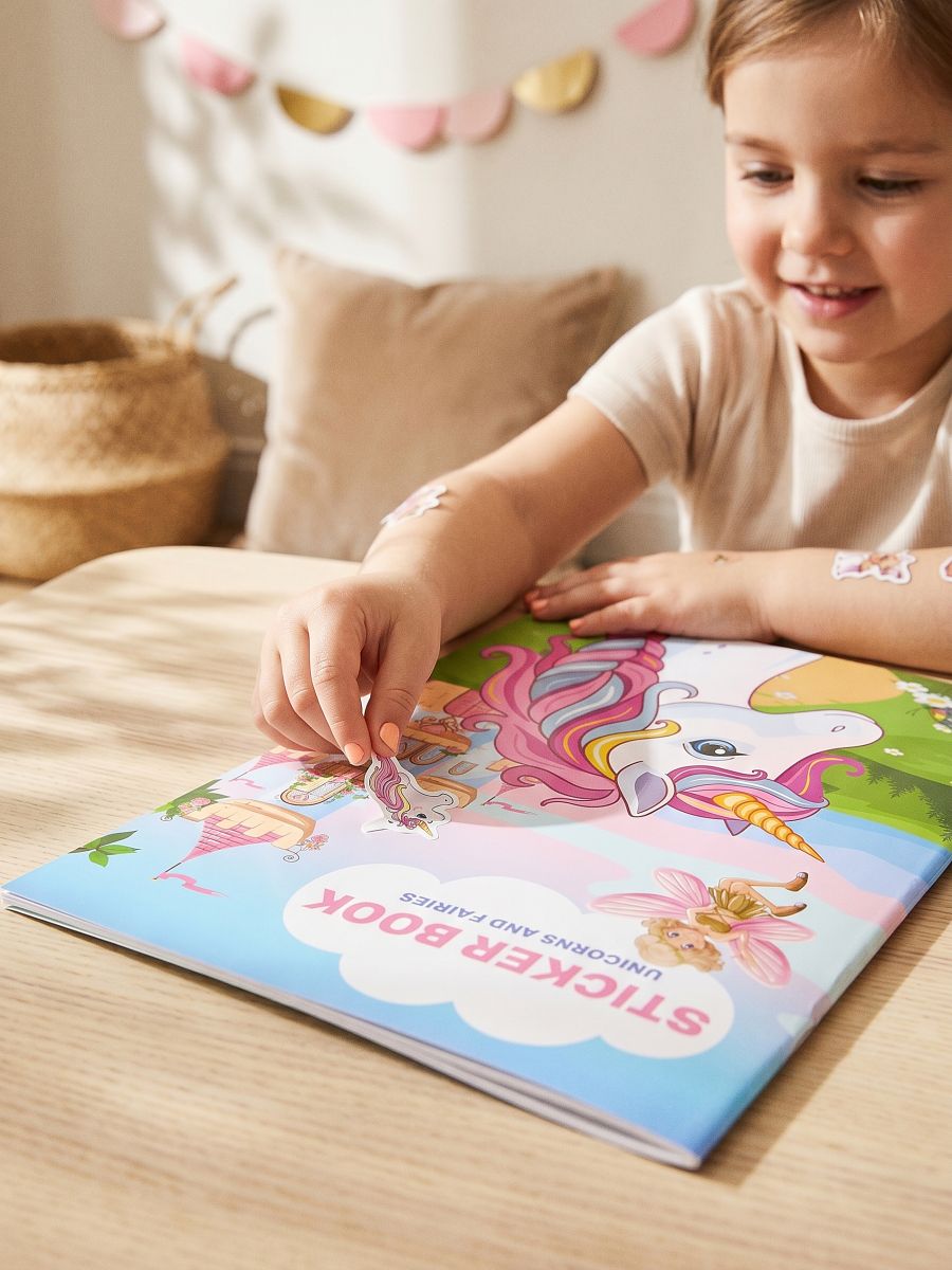 Kniha se samolepkami Kniha se samolepkami - růžová - SINSAY