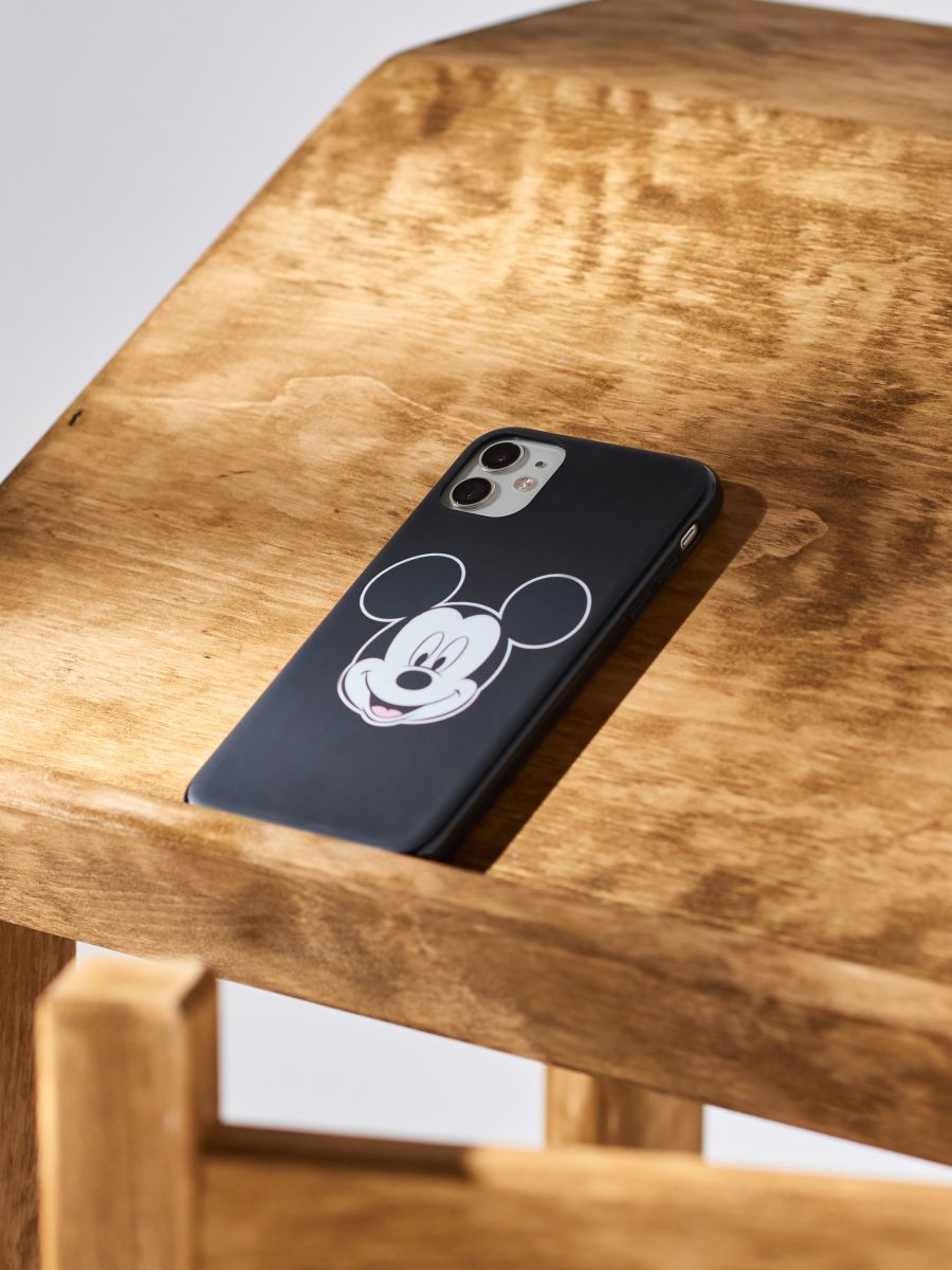 Etui na iPhone 11 Disney Etui na iPhone 11 Disney - czarny - SINSAY