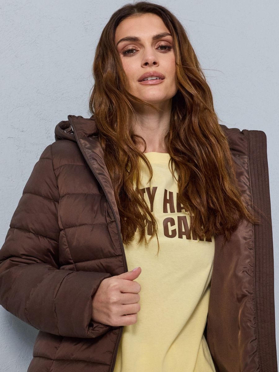 Квітована куртка puffer з капюшоном Квітована куртка puffer з капюшоном - темно коричневий - SINSAY