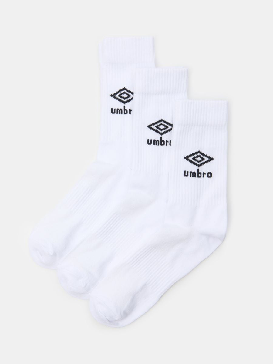 Skarpetki 3 pack Umbro Skarpetki 3 pack Umbro - biały - SINSAY