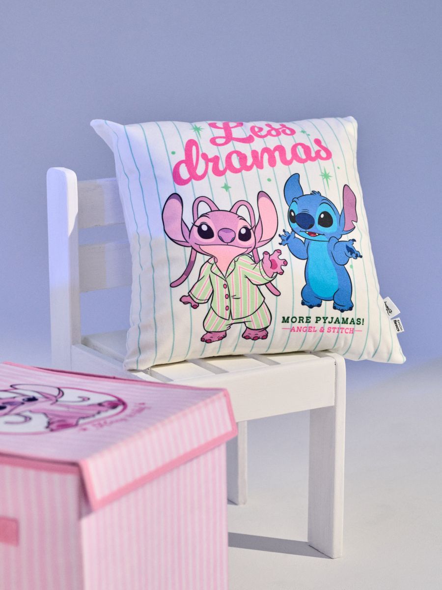 Poszewka na poduszkę Stitch Poszewka na poduszkę Stitch - biały - SINSAY