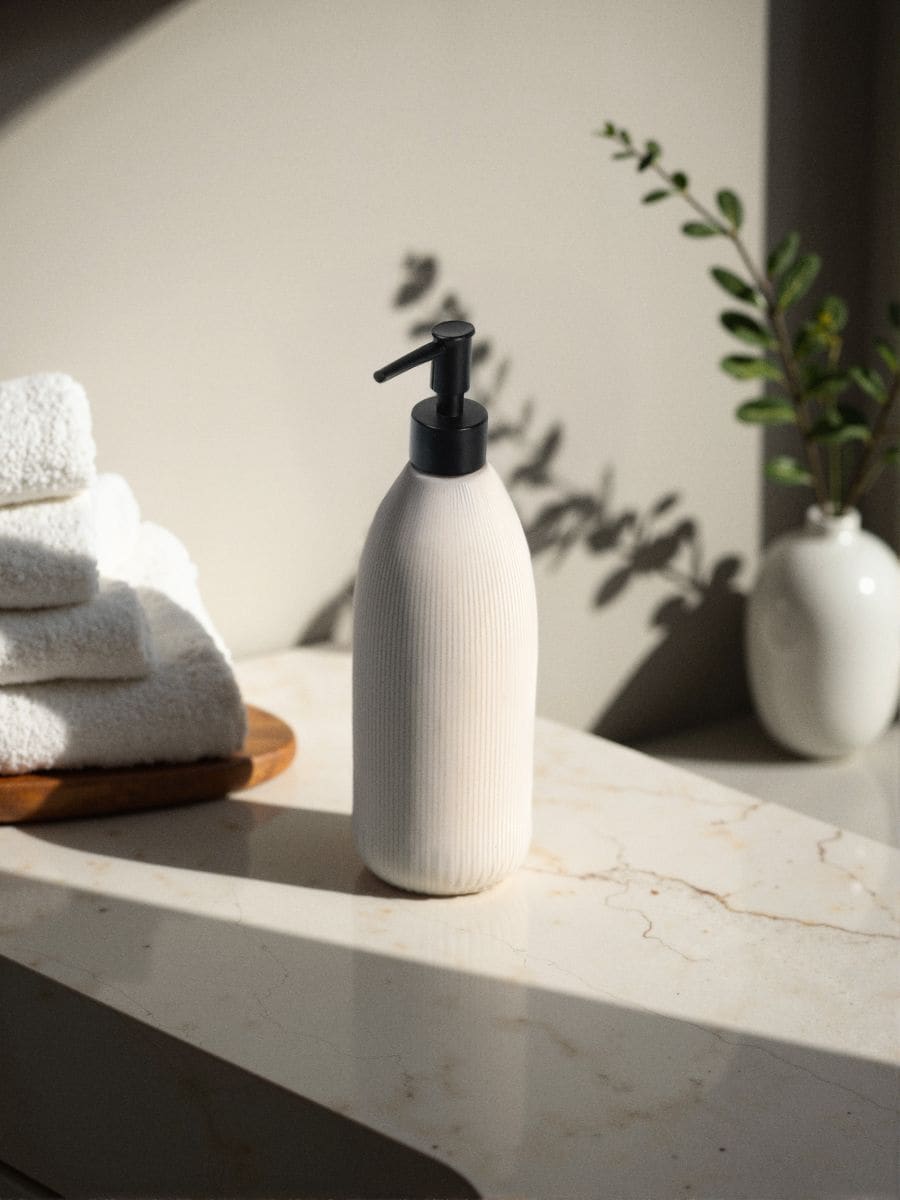 Dozator pentru săpun lichid 800 ml - crem - SINSAY