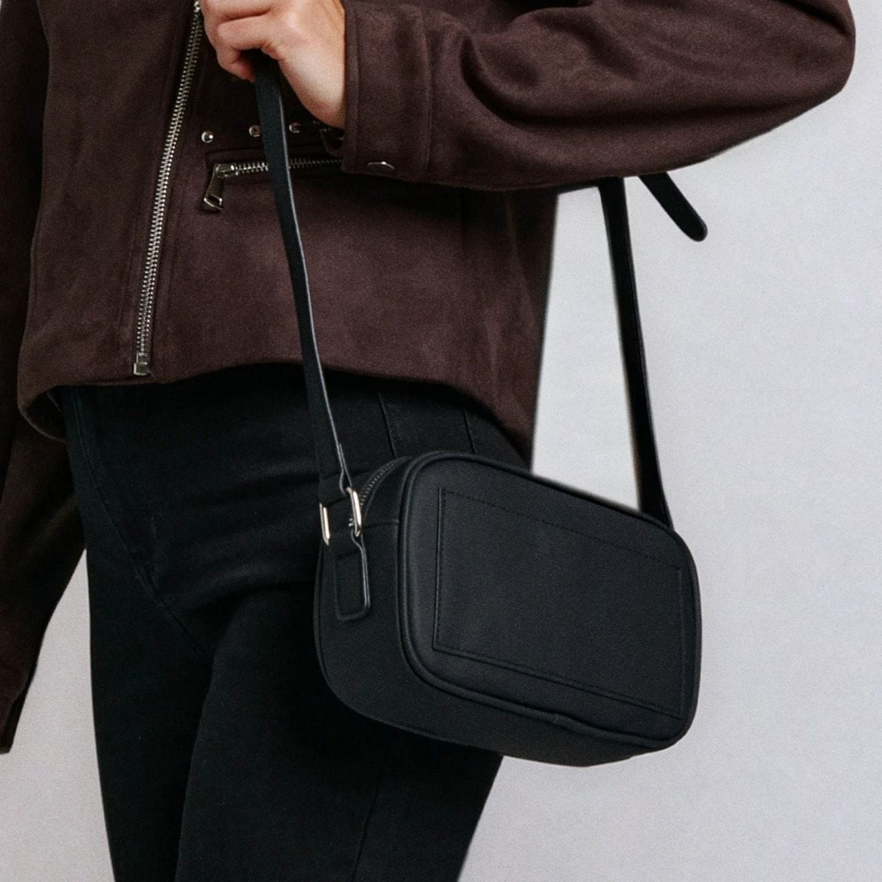 Torebka crossbody z imitacji skóry - czarny - SINSAY