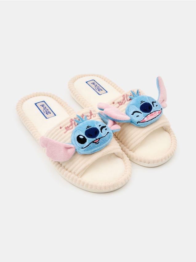 Kapcie z aplikacjami 3D Stitch