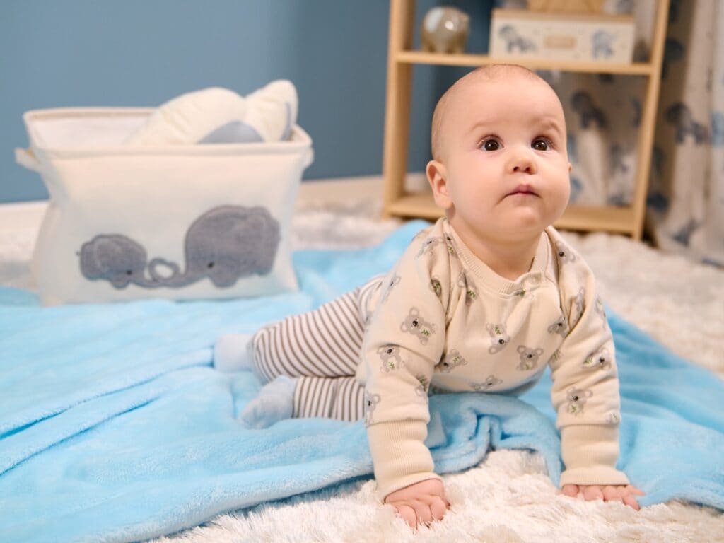 Alege cu drag un cadou nou nascut util și adorabil, care să aducă zâmbet părinților.