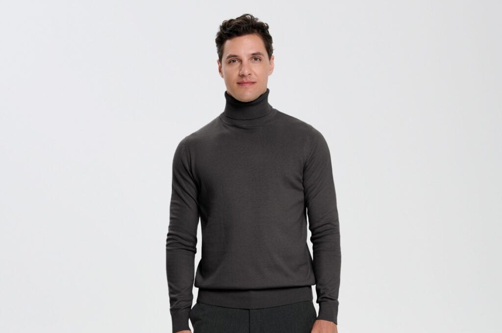 Objevte styl business casual muži a naučte se kombinovat svetry, košile, elegantní kalhoty a pásky pro sebevědomý vzhled.
