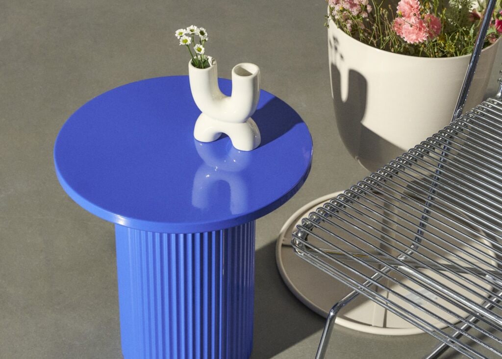 Cauți idei living modern? Descoperă ce decorațiuni, oglinzi, covoare și corpuri de iluminat te vor ajuta să personalizezi spațiul.